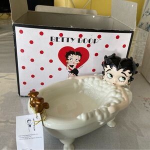 Betty Boop Bathtub Figurine